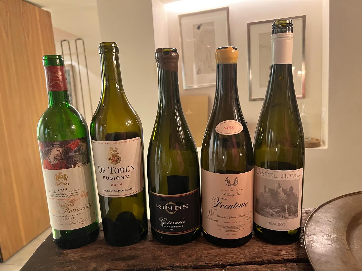 Ein Abend mal wieder zu 4t😁 #danke an Richard, ein sagenhafter Host für diesen Abend! Wir kommen gerne wieder. 🙏🏻 verzückte liebesgrüsse aus Regensberg #winediary #oktoberweine_schweiz