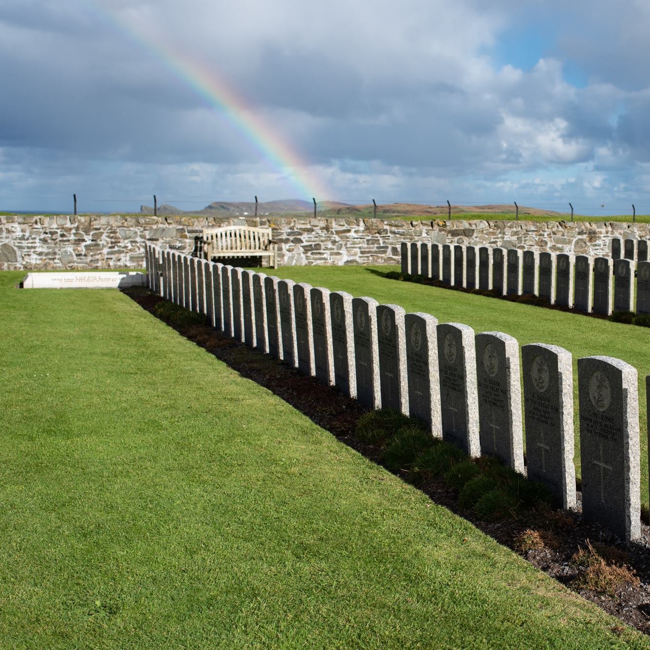 On this day, we pause in quiet reflection to honour those who gave their lives in service.
We thank all those who have served, and we think of all those still living with the impact of conflict, including veterans, their loved ones and the bereaved.
#LestWeForget
