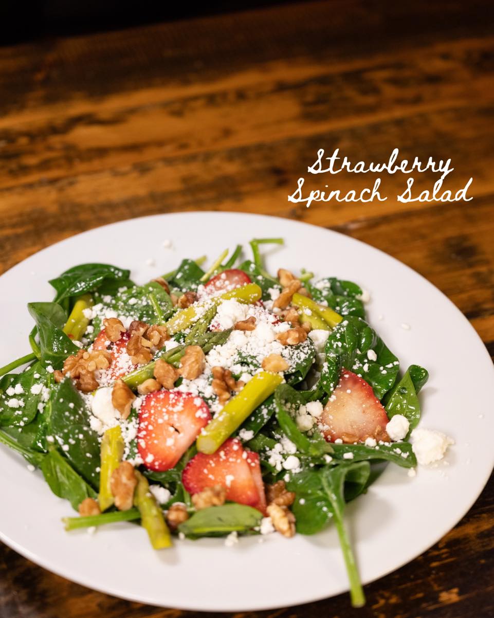 Fresh, light, and exactly what you need before spring break mode officially begins 🥗✨ OAK ‘s new Strawberry Spinach Salad keeps it crisp so you can feel your best headed into the sunshine.
#OAKGainesville #SpringBreakReady #FreshEats #EatCleanFeelGood #GainesvilleEats #PreBreakFuel