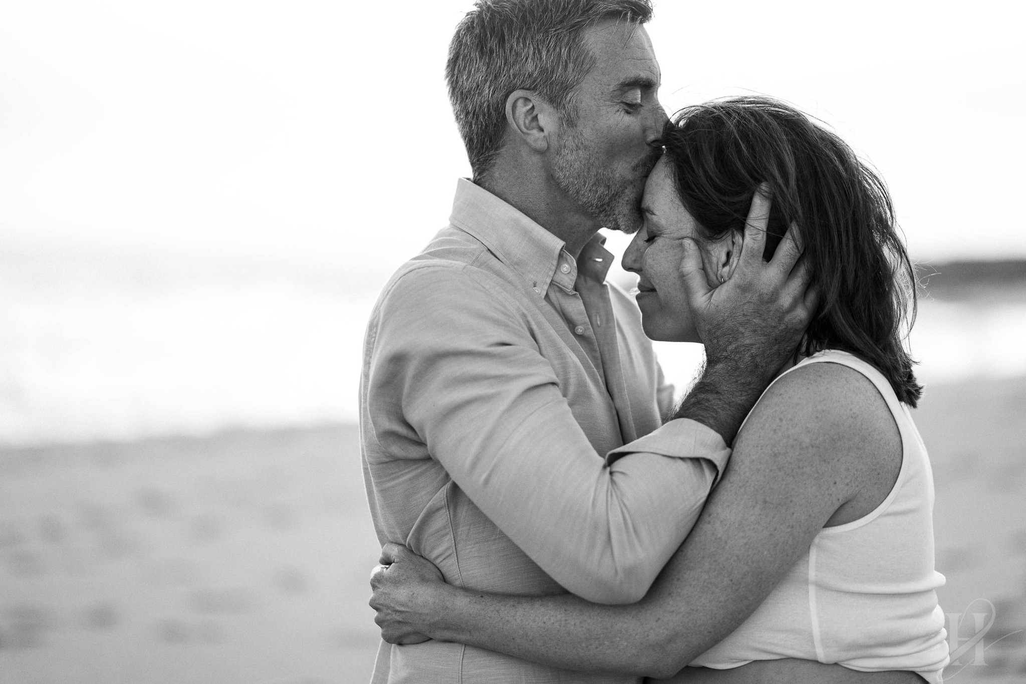 L'amour.
Du bout des doigts.