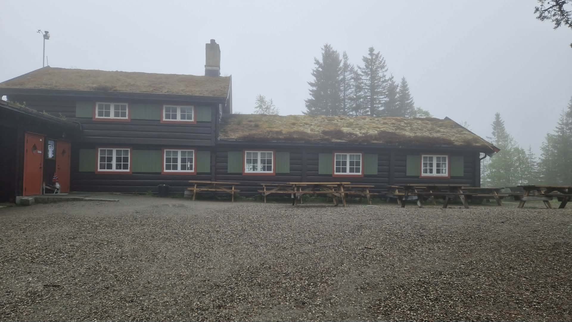 Litt kanskje veldig vått ute,men inne på Elgsethytta er det tørt🙂
Åpent 10.00-16.00
God tur og velkommen innom oss🙏🙏🙏🙏