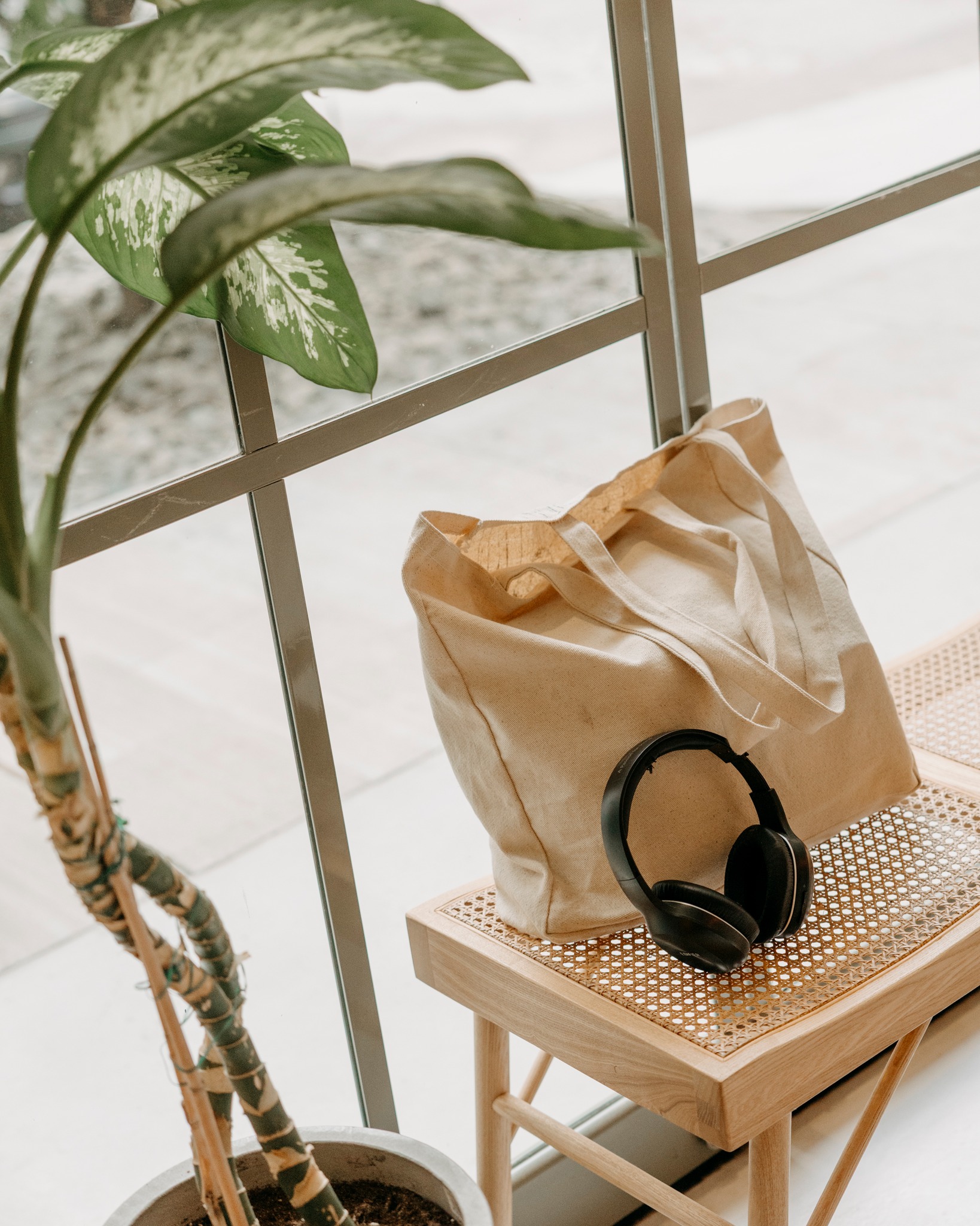 Ready to walk around Athens, press play on your favourite song and make it the soundtrack of your day! 🎶🤍
#athens #athenscity