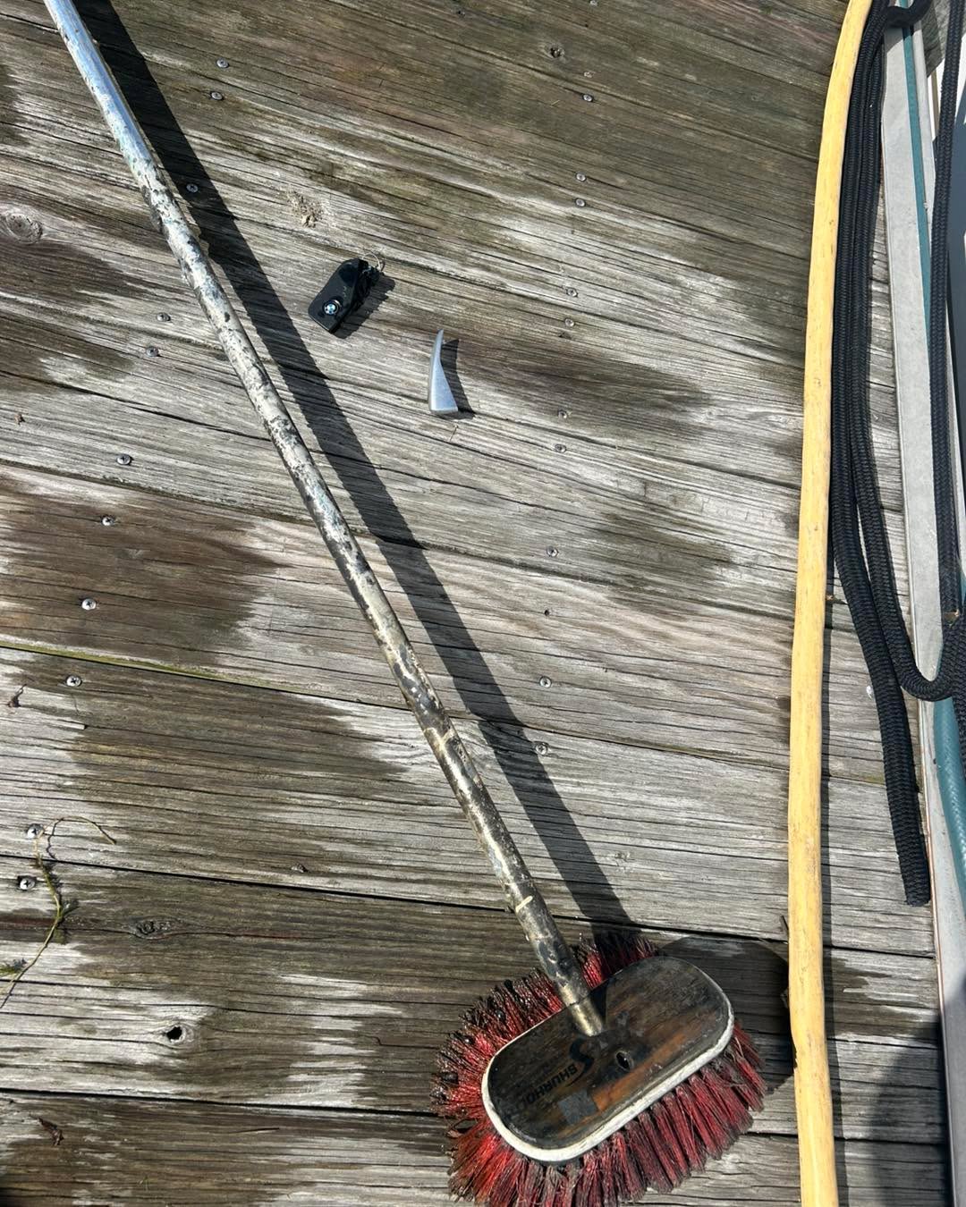 A morning dive for Kevin’s key fob. Sometimes single key fobs are hard to find, especially in thick seaweed, but I got lucky and this one was pretty quick. I also grabbed this scrub brush for his neighbor while I was there.
.
.
#recoverydiving #lakestclair #greatlakesstate #detroitriver #stclairshores #clintonriver #harrisontownship #boattown #algonac #stclair #metrobeach #michiganboating #puremichigan #michiganmarinas #metaldetector #safeharbormarinas #boatmichigan