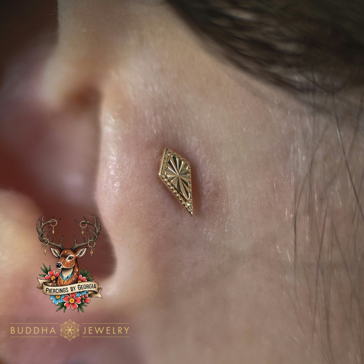 Some jewellery is worth waiting for...
Emma had her eye on this Good As Hell piece by Buddha for what felt like forever... and she finally treated herself! 😍
Crafted from solid 14kt gold and sitting beautifully in the tragus, it's one of those pieces that quietly steals the show. ✨💛
Safe to say... she made the right choice. 😉
Would you wear this in your tragus, or have you got another piercing in mind? 👇
@buddhajewelryofficial