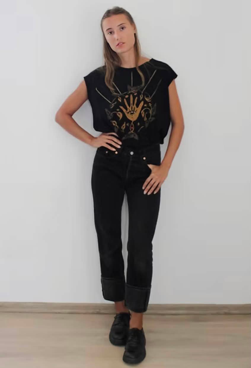 יש אחת כזאת ואחת כזאת ב40% הנחה 🤍🖤
לינק בתגובה הראשונה