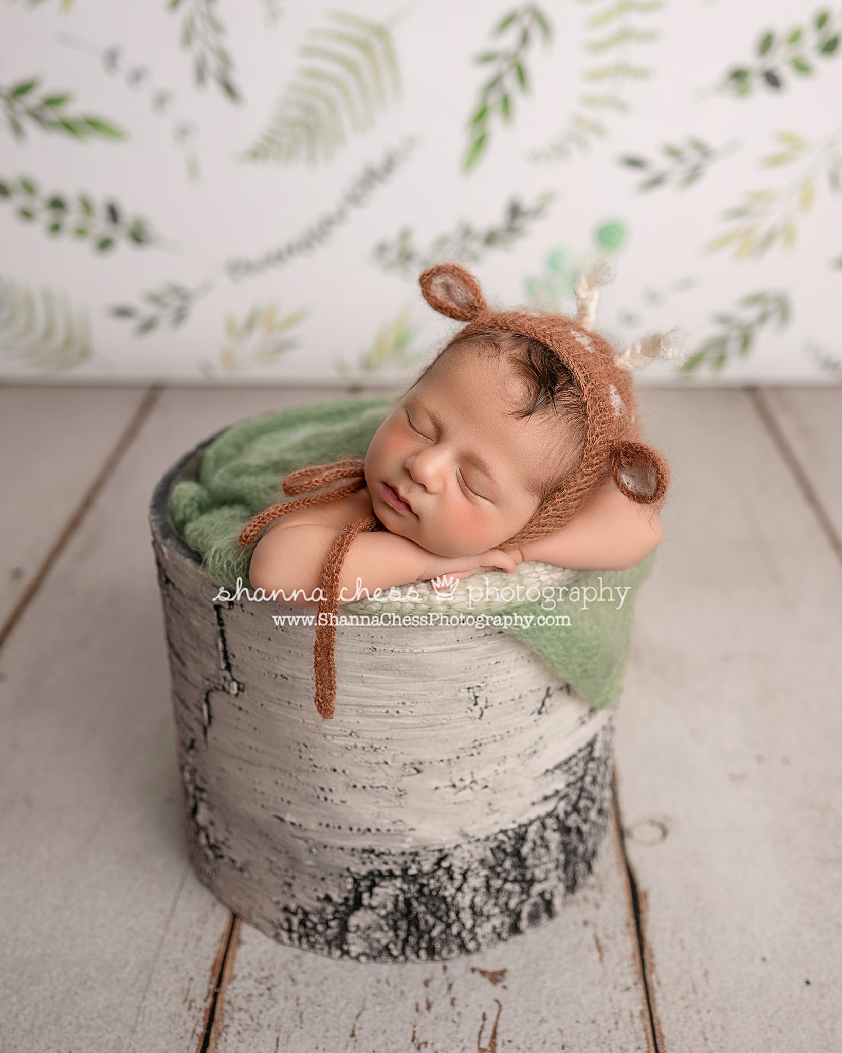 The most adorable little cowlick on this little deer 😍
.
.
.
.
.
.
.
.
.
#EugeneNewbornPhotographer #OregonNewborn #EugeneMoms #NewbornPortraits #EugenePhotography