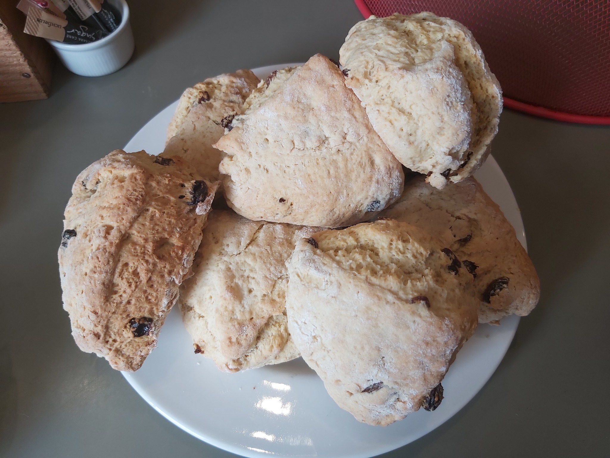 Fresh from the oven (yes, Tracey has braved the heat again to bring you all delicious homebaked treats!) 🫠
These are fabulous fruit scones, but remember we're closing early today because of the heat, so you'll have to be quick!
#localshop #shoplocal #supportlocal #homebaked #homemadescones #fruitscones