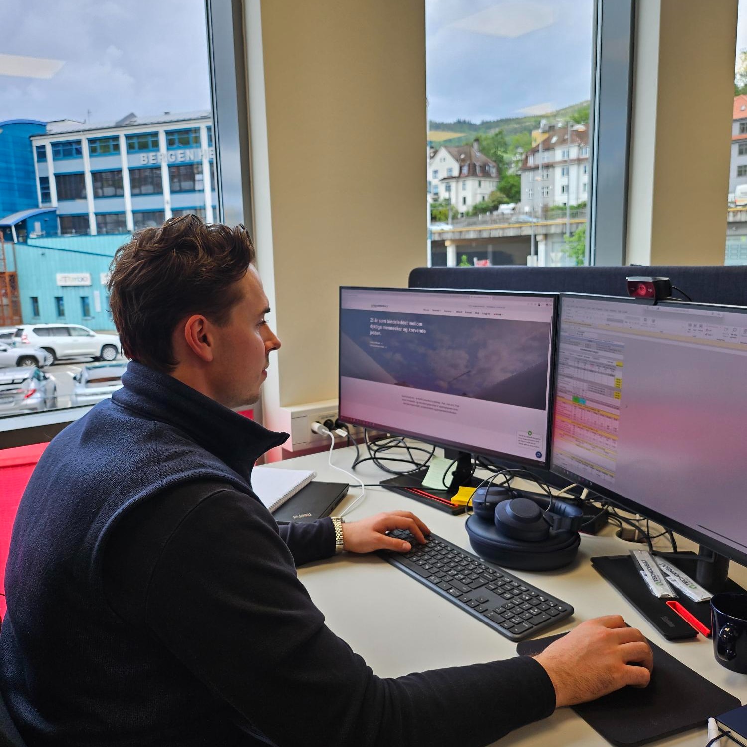 Velkommen skal du være - Henrik!
Henrik er vår nye juniorrådgiver salg og rekruttering. Han ble nylig utdannet ved Høyskolen Kristiania.
Henrik har jobbet i HR-avdelingen i One Subsea Processing ved siden av studiene det siste året. Gjennom studiene er Henrik også kvalifisert for sertifisering i rekruttering gjennom DNV.
Vi er heldige å ha deg😁
#techconsult #tekniskpersonnell #konsulenttjenester