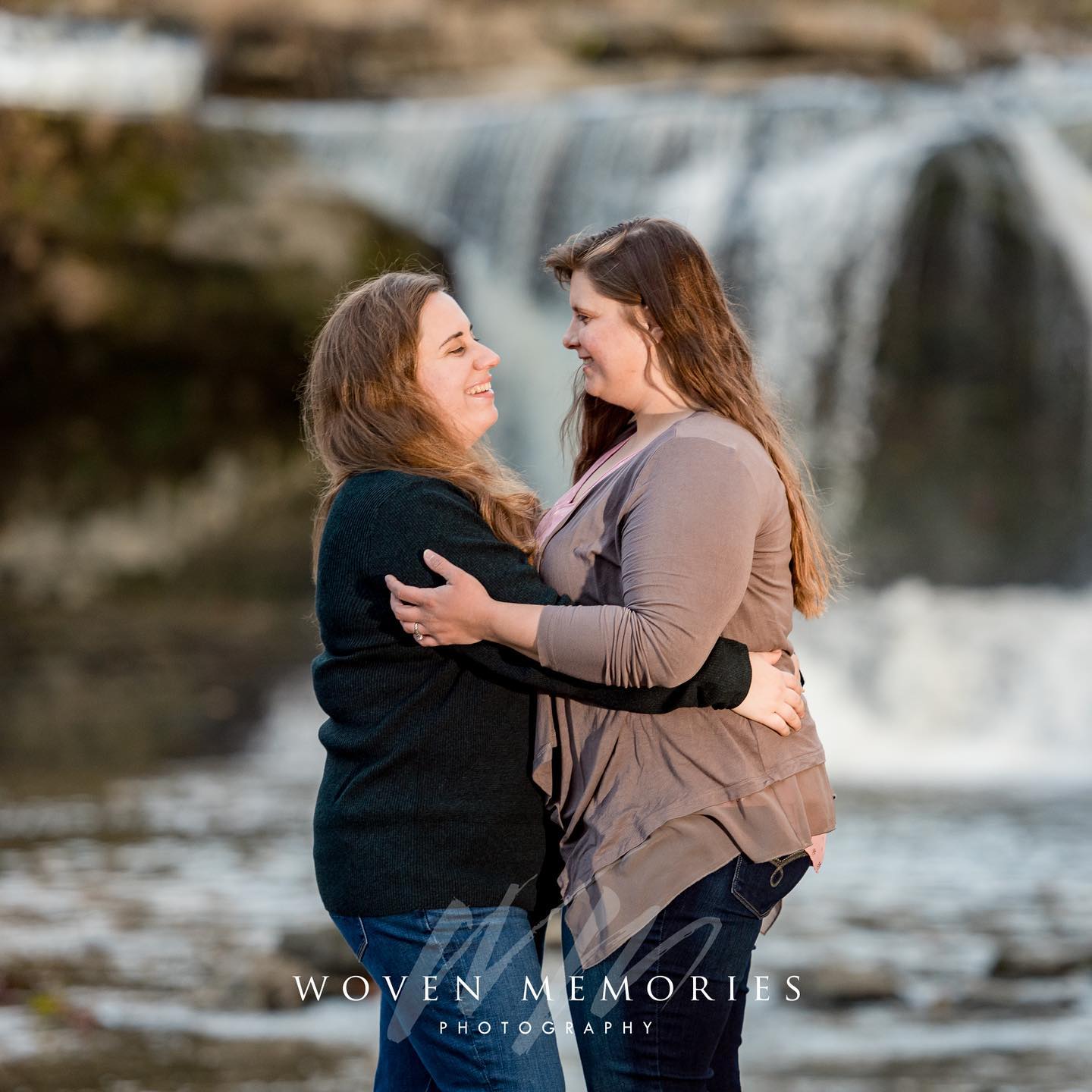 These two took us to waterfalls and brought their puppies, absolute perfection! I’d hike with them anywhere, can’t wait to see them on their wedding day 😃 #indianaweddingphotographer #michiganweddingphotographer