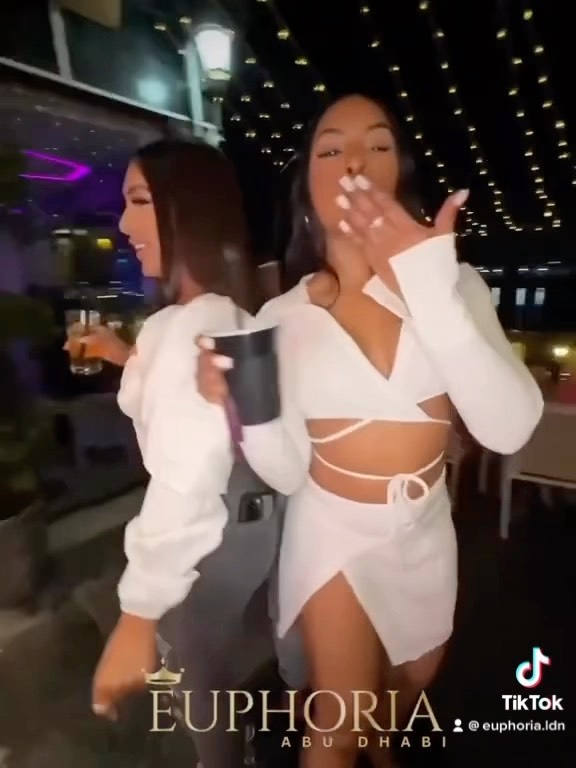 Here’s to more Abu Dhabi Parties 🥂 #abudhabi #360photobooth