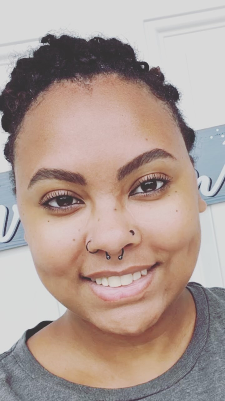 Healed Brows & Faux Freckles #powderbrows #fauxfreckles #healedpmu #tattooeyebrows #pmuartist #mondayvibes