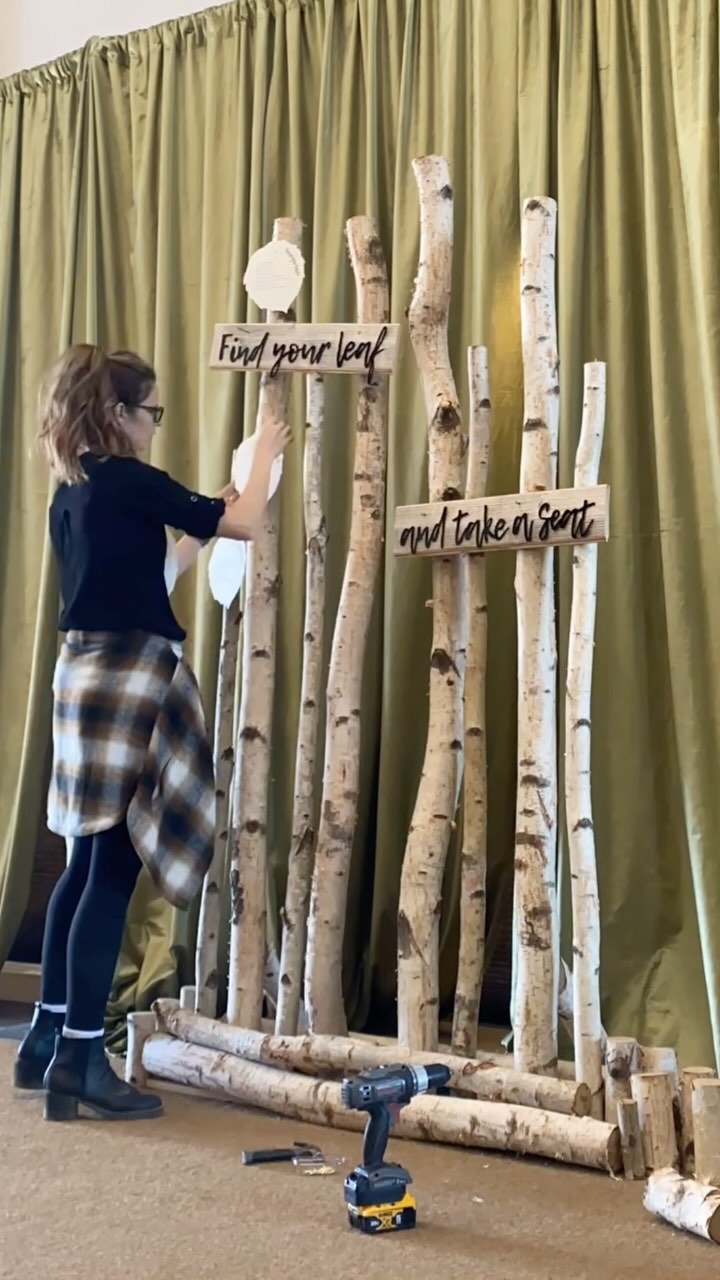 We had an amazing time in Aspen last week and can’t wait to share all the custom goodies we made for two incredible couples. Here’s a peek at one seating chart for K&P that we built and installed on the top of Aspen at @thelittlenell 🥂🍾💐🍁
This was a giant team effort and we could not have done it without some wonderful people ❤️
Kate & Perry!! Congratulations!!! Thank you for trusting us to bring your wedding dreams to life 🥂🍾
@gemweddingsvail thank you, thank you for inviting us to be part of your team and work with your amazing clients!
@anthia_design thanks for the caravan team & gorgeous florals added to the base!
@knappdesignco thank you for the logs, acrylic help & support!
@wildsagepaperco TY for the late night acrylic assist friend!!
@leeroyhayes thanks for the rescue and guide around town!
And so many more hugs and thank yous!!! ❤️❤️❤️
Can’t wait for more installations and on-site adventures with this team 🥂
#coloradobride #aspenwedding #aspenweddingplanner #aspen #mountainwedding #rockymountainbride #weddinginspiration #weddingstationery #aspentrees #watercolorinvitation #mountainweddings #seatingchart #weddinginspo #fallwedding #aspenleaves