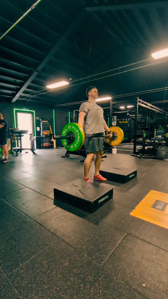 High pulls
⬇️
Snatch
Didn't want to leave it on a loss at the end!
#performancetraining #weightlifting #weighttraining #olympiclifts
