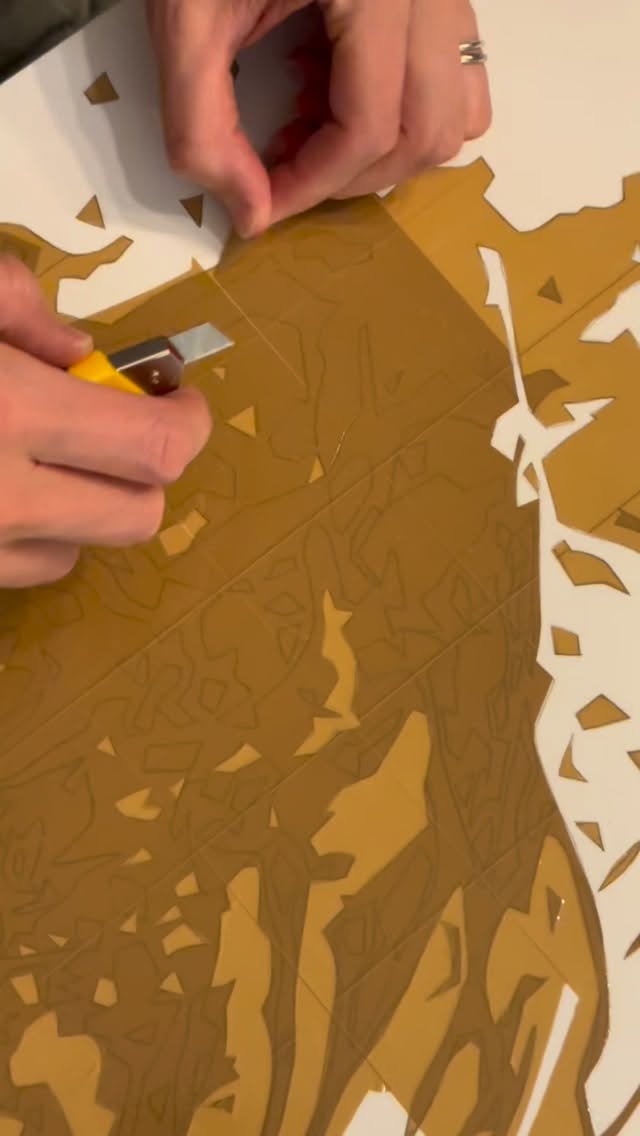 Day after day
We’ll make the mundane our masterpiece…
.
Turn my ordinary into extraordinary
« Ordinary » by @alexwarren
.
#art #artcontemporain #contemporaryart #tapeart #tape #artist #artisteplasticien #tapeartist #collage #scotch #3M #adhesif#adhesivetape #packingtape #packingtapeart #paulinefillioux #fillioux #rubanadhesif #emballage #havane #sepia