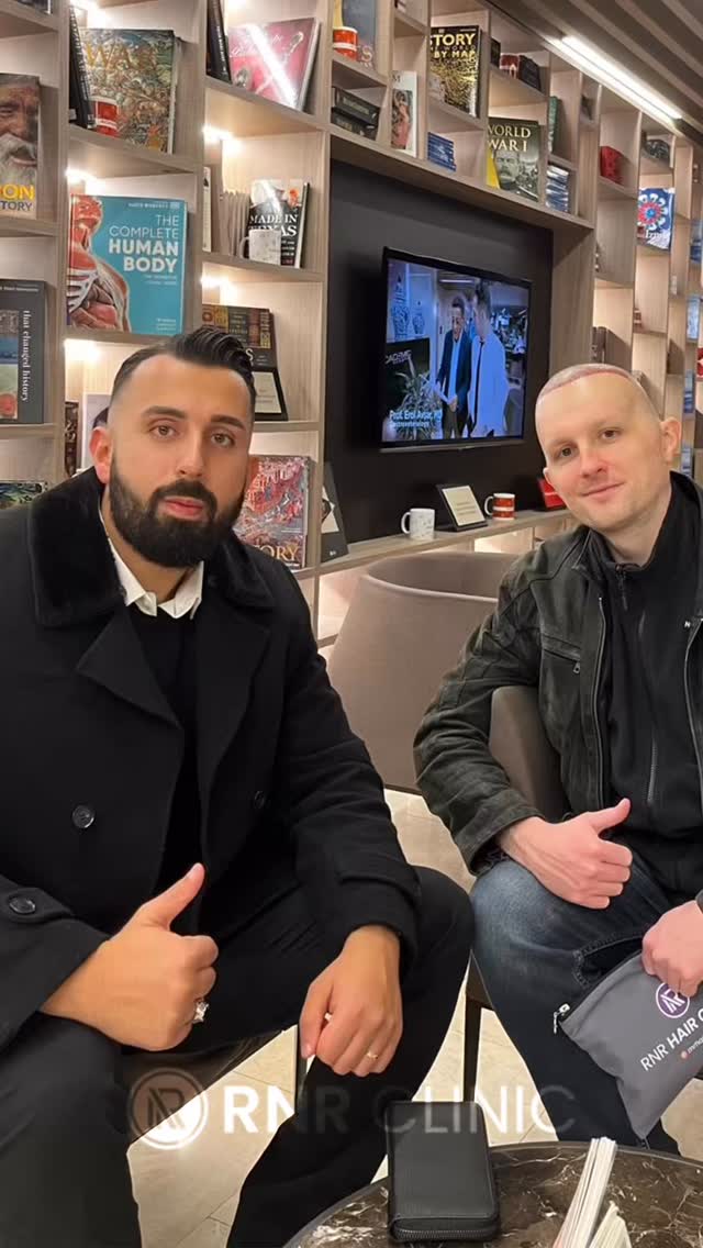 ✨ Echte Veränderung, echtes Ergebnis! ✨
Eine natürliche Haarlinie, dichte und ästhetische Ergebnisse –
📍 Bei RNR CLINIC TURKEY wurde diese beeindruckende Haartransformation von unserem erfahrenen Team durchgeführt!
✅ Natürliche Haarlinie
✅ Maximale Graft-Anzahl
✅ Schmerzfreie und komfortable Behandlung
✅ Professionelle Nachsorge & 24/7 Betreuung
🌍 Für unsere internationalen Patienten inklusive Hotel & VIP-Transfer-Service.
Gewinne dein Selbstvertrauen zurück – mit deinem neuen Haarlook! 💪
📩 Schreib uns jetzt für eine kostenlose Beratung.
#rnrclinicturkey #haartransplantation #haartürkei #beforeafter #haarttransformation #istanbulclinic #hairrestoration #hairclinic