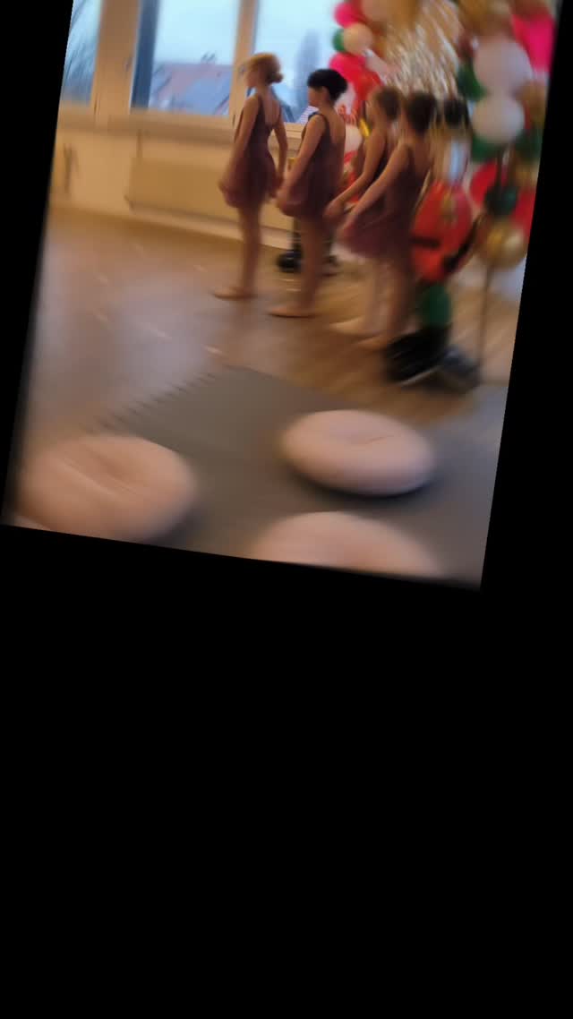 Ballet Classique 🩰
Mardi · 16h00
7–12 ans
Un cours de ballet pour développer la technique, la posture, la coordination et l’expression, dans une ambiance bienveillante et motivante.
Ouvert à tous les niveaux.
📍 Camélia Académie de Danse – Gland
#balletenfant #balletclassique #danseenfant #ecolededanse #gland #vaud #camel iaacademiededanse 🩰✨