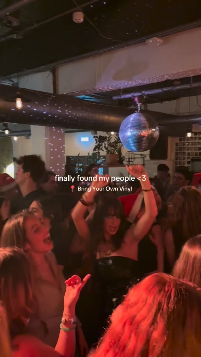 finally found my people <3
📍 Bring Your Own Vinyl, hosted by Majoris Music
🕺 Re-launching 14th Jan
#vinyl #shoreditch #byov #friends #dj