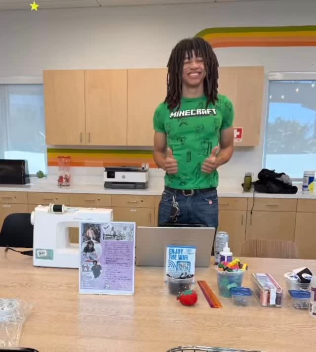 ⚡️Total Teen Takeover @bgcsl ⚡️
What a fun night!
Our instructor @jtennma created a wonderful creative space for fun up cycling and creative stitching 🪡
Thank you to the @bgcsl for the invite and for hosting. 🥰
Looking forward to the next session of creativity with y’all ✨
👩🏽💻Post by Marcela 💜
