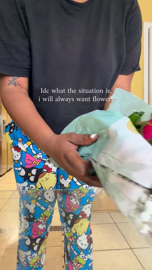 He got me flowers yall 🥹🩷💐
#rosebouquets #flowercare #giftsforher #womengifts #selfcareideas