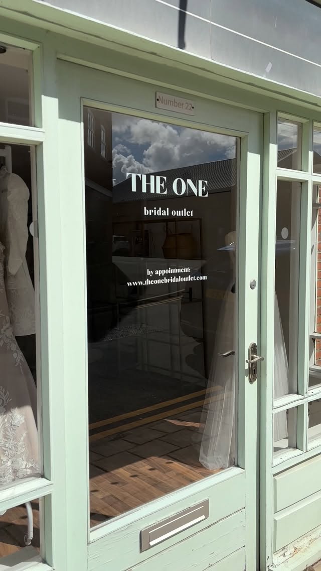 You asked, we answered👀✨
Come with us for a tour around the boutique where we answer all of the important questions that we get everyday🤍
From how our outlet works, pricing, sizing, to accessories, we have you covered!
Any other questions you have about our beautiful outlet, please comment them below🤍
#bridaloutlet #offthepegweddingdress #bridalonabudget #2026bride #weddingdresssale
