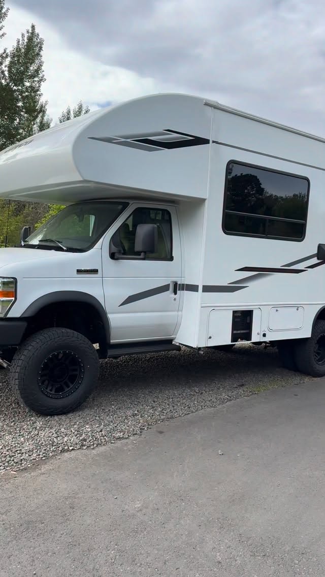 2025 E350 JAYCO RED HAWK SE 22E 7.3 Godzilla l
50🌲. Visit us at ajs4x4vans.com #VanLifeElevated
#FordVan
#FordE3504x4#coachman
FordE350
FordESeries
Ford
FordE3504x4Van
4x4Van
4x4VanConversion
VanConversion
OverlandVan
Overlanding
OverlandinaVan
LifeinaVan
LivingtheVanLife
VanLife
LifeinaVan
LivingInaVan
Van
CamperVan
homeonwheels
homeiswhereyoupark
explorer
wanderer
overlander
vanclan 4x4rving thorv jaycorv