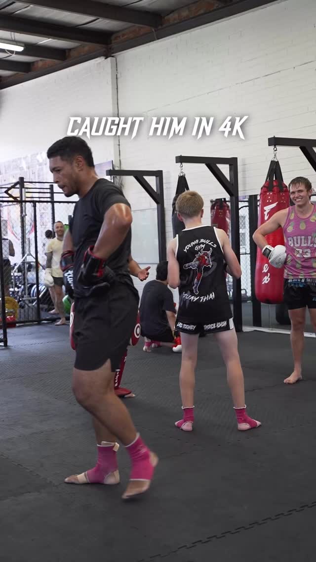 Caught him in 4K #youngbullsgym #youngbullsmuaythai #unleashthebullwithin