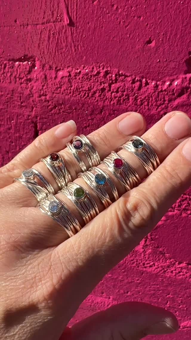 My wide sparkly stone set silver wrap rings available to order in store at Franny and Filer and online on my website now ✨✨
Gem stones shown- aqua marine, London blue topaz, Swiss blue topaz, amethyst, garnet, peridot, cubic zirconia and synthetic ruby
#silverring #abbyfilerjewellery #contemporaryjewellery #ring #handmade