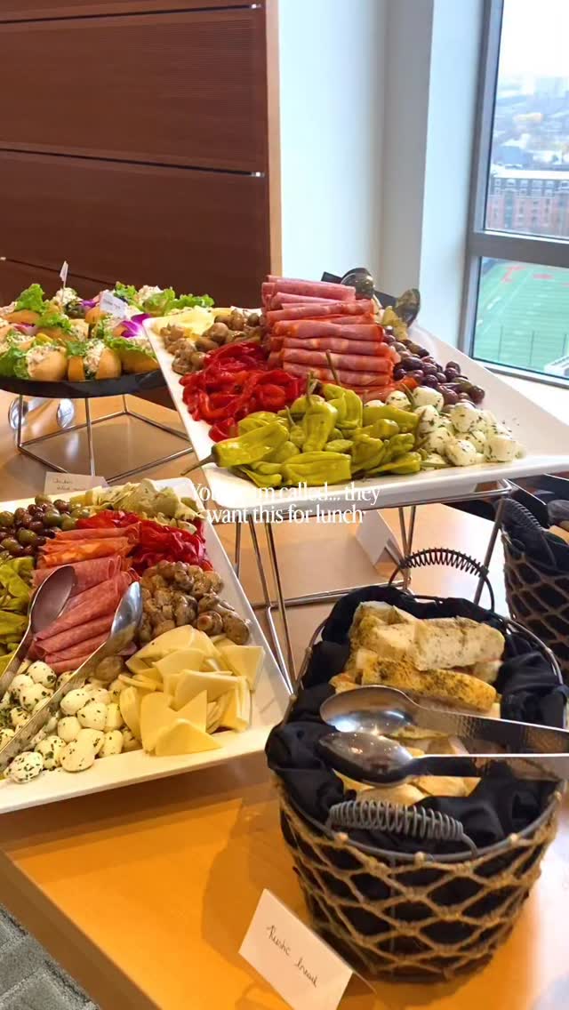 Your team called… they want our catering for lunch 🙌
#bostoncatering #officecatering #officelunch #corporatelunch #catering