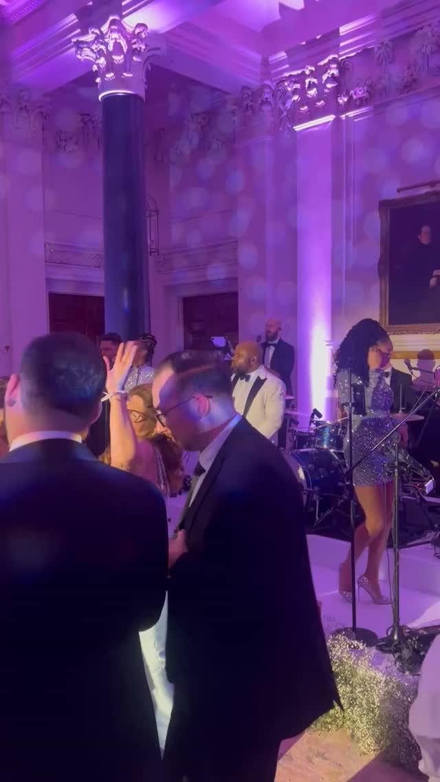 A timeless classic - Valerie at @thened for C&B's beautiful wedding.
The couple requested the the band stayed on stage all evening, so our team projected the energy forwards rather than our usual interactive antics on the dance floor.
The dance floor was packed all night! 🥳
#functionband #weddingband #londonwedding #thenedwedding #valerie