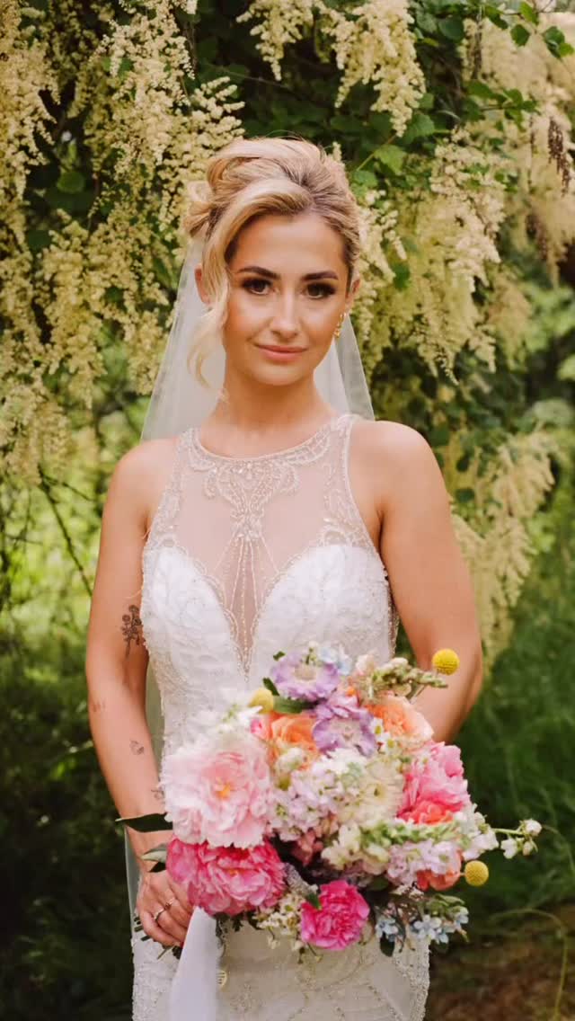 Francesca’s wedding was a whole vibe check out her gorgeous photos @bellesandconfetti
Some great wedding inspiration right here
Our cool stylish bride looked so glam in her embellished fitted gown and sleek French twist hairstyle.
Make up @makeupbymolliegoode
Flowers @theflowerladyflorist
Cake @paigeb_bakes
Photo @bellesandconfetti
Venue @tipisatwhattonhouse