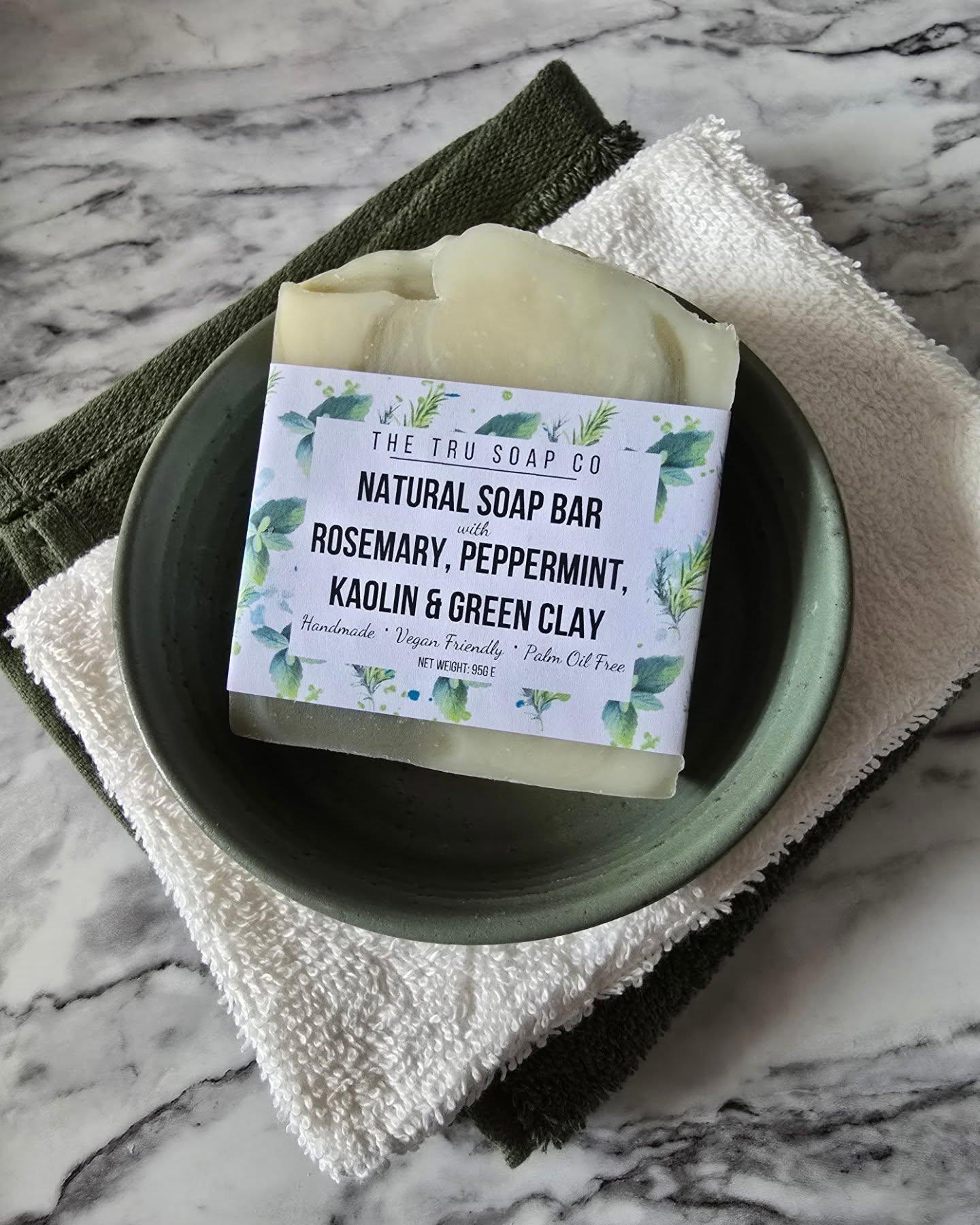 Rosemary & Peppermint Soap Bar 🌿✨
Infused with the refreshing and invigorating properties of peppermint essential oil, known for its cooling and calming effects, while rosemary essential oil brings a touch of nature’s antioxidant and purifying benefits.
.
The kaolin and green clay gently cleanse and detoxify your skin, drawing out impurities without stripping moisture. Perfect for those seeking a revitalizing yet gentle cleanse. Vegan-friendly and palm-oil free because our products are always kind to your skin, and the planet 🌍💚
.
.
.
.
.
.
.
.
.
.
#handmadesoap #artisansoap #madeinyorkshire ##madeinleeds #vegansoap #naturalskincare #rosemaryessentialoil #peppermintessentialoil #kaolinclay #greenclay #naturalsoapbar #handmadeproducts #smallbatchsoap