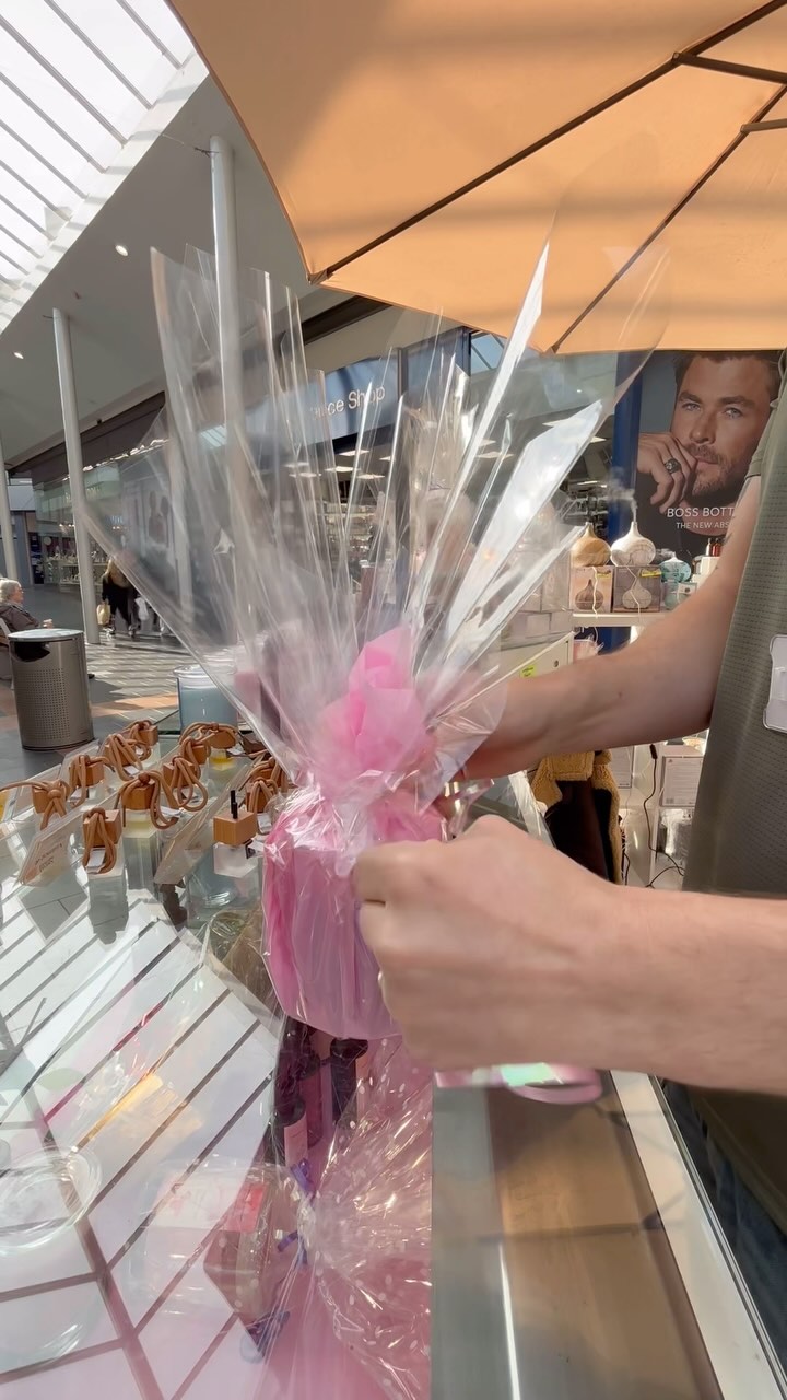 Did you know we offer free gift wrapping with any of our candles? 🎁
Visiting one of our locations or order online and put that special request in!
#candles #soywaxcandles #giftwrapp #present #mothersdayday #mothersdaygifts #kingswoodaromas #springvibes #giftideas #handmade #handmadecandle #independant