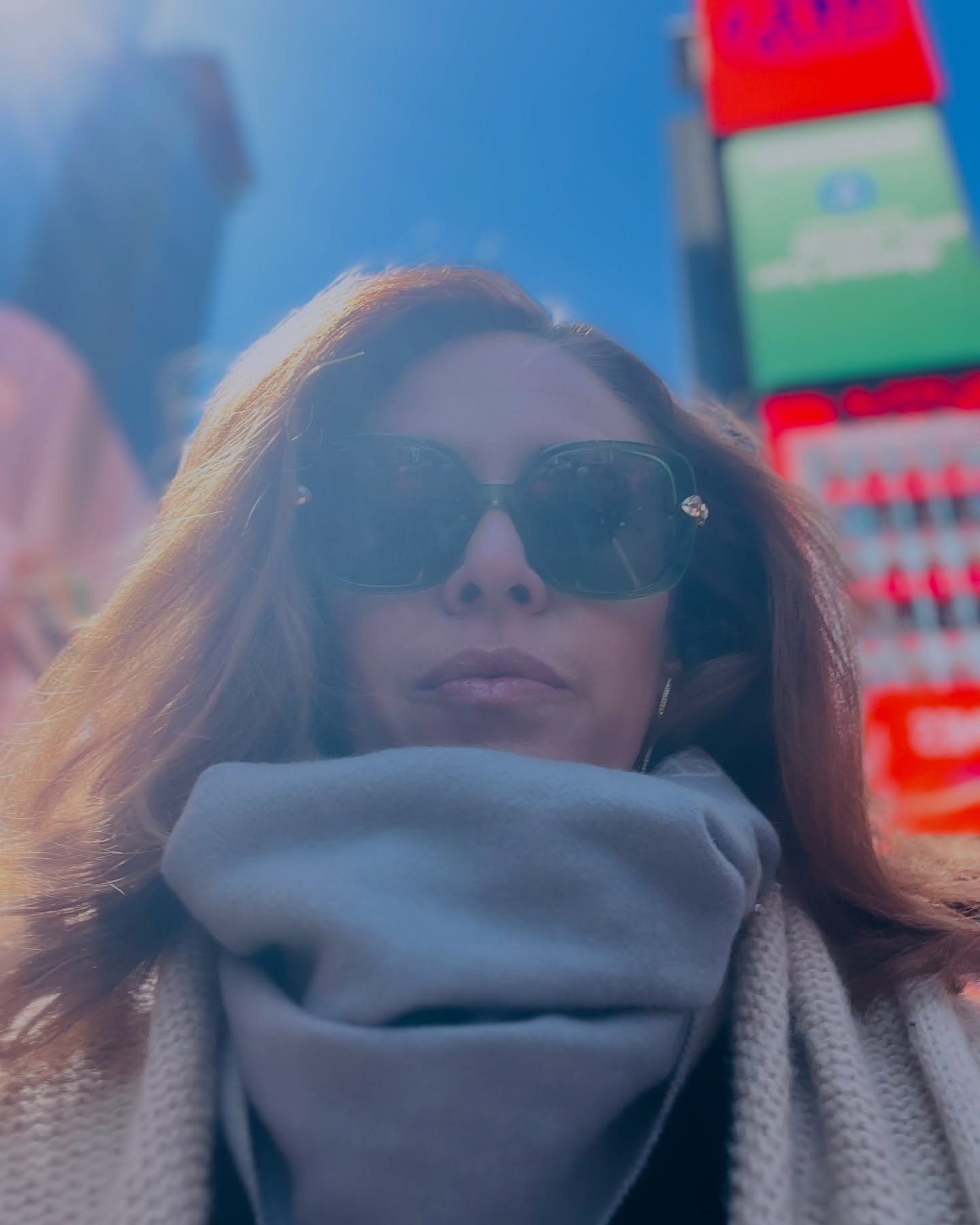 It’s still “sweater weather” in NYC! 🍎