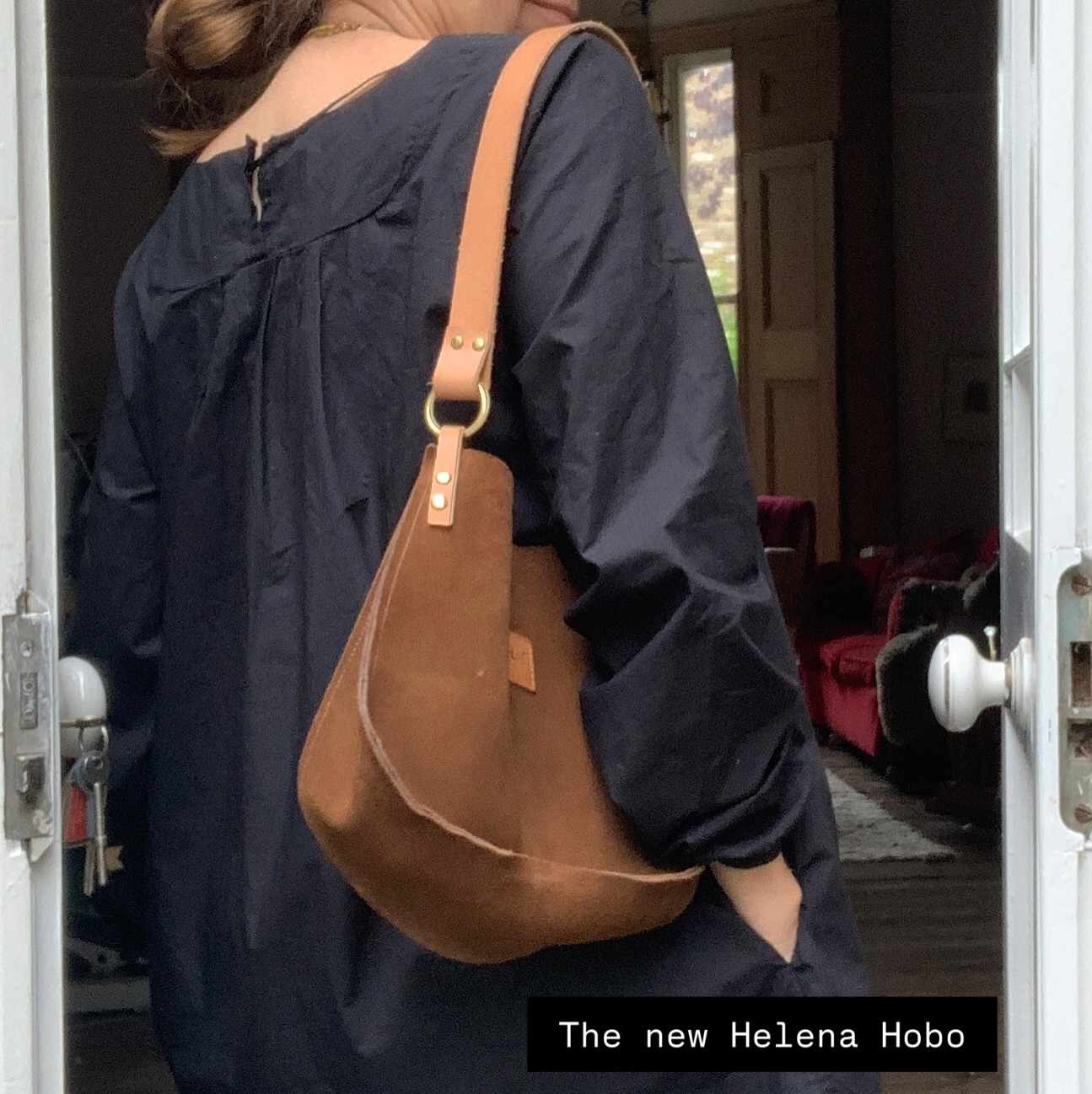 The new Helena suede hobo.
Now available @percy.langley, or custom made to order.
Choose from chestnut, taupe, navy or moss green suede.
Made in my Hackney studio from the finest English Scotchguarded suede, Italian veg tan and brass hardware.
#zerowasteluxury