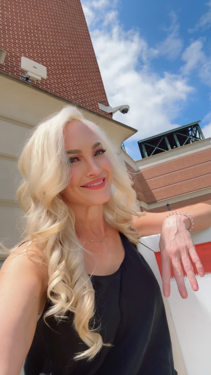 🎤If there’s a mic and my mom, there will be feedback. 🤷♀️
Here’s a little behind-the-scenes moment from my national anthem 🇺🇸 soundcheck at Camden Yards — featuring “rockets red glare” (twice), some warm-up notes, and classic pageant mom energy 😂
Truly an honor to sing for my hometown team at one of the most iconic ballparks in Major League Baseball. 🧡
🎶 Full performance coming soon 🧡🖤🤍
#NationalAnthem #CamdenYards #BaltimoreOrioles #MLBAnthem #OriolesMagic #BaseballAnthem #SingerLife #Soundcheck #BehindTheScenes #VocalWarmup #BrandiBurkhardt #ElectricHearts #PopArtist #LiveMusic #WomenWhoSing #HometownPride #VocalistOnTheField #GameDayVibes #bts #onthefield #fieldofdreams #bringingithome #oriolepark #os #oriolesparkatcamdenyards #feedback #delay #birdistheword #gamedayready