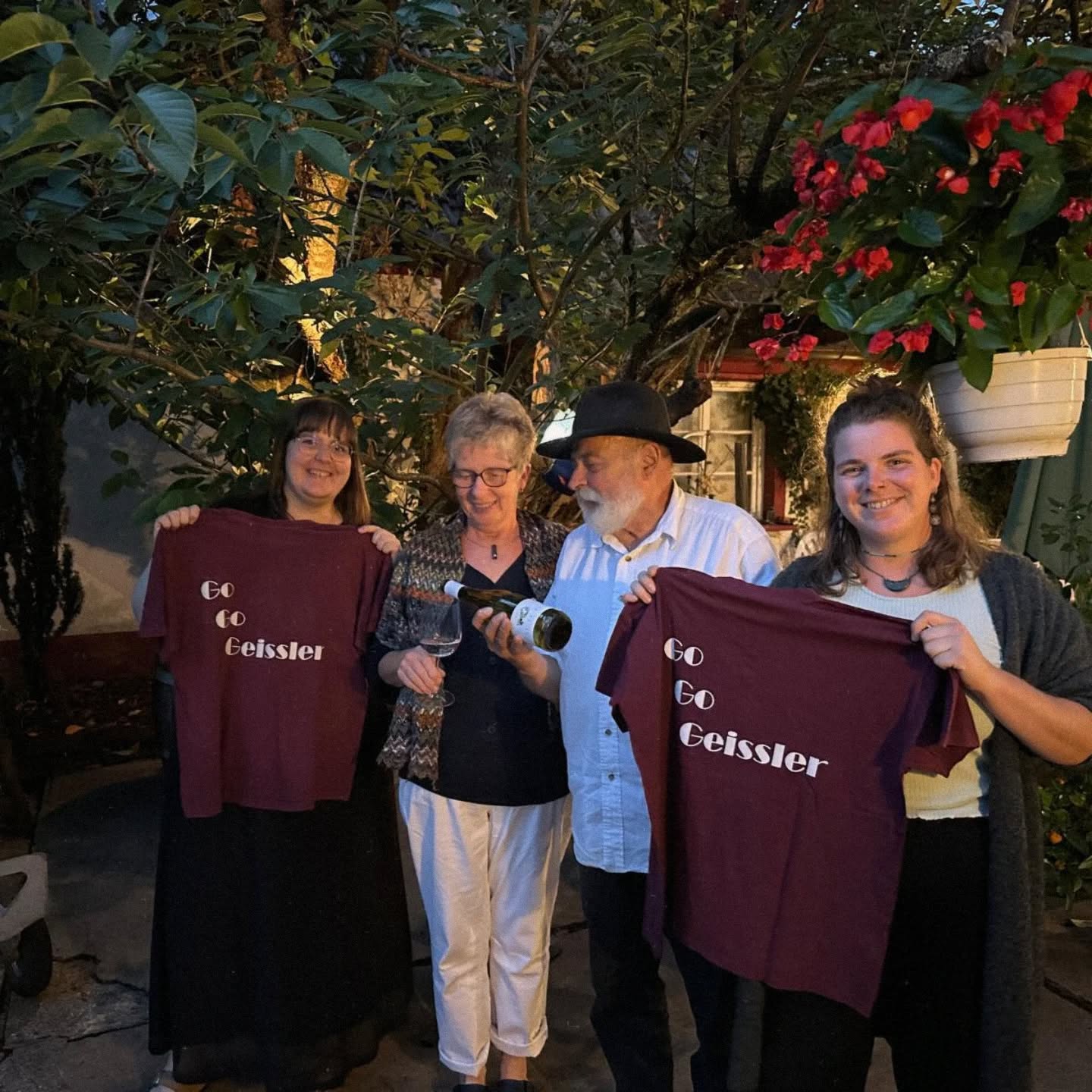 80. Weinfest der Freundschaft in Duttweiler
Wir öffnen vom 08.08. bis 11.08. wieder den Hof für euch ♥️
Freitag, Samstag und Montag ab 18 Uhr
Sonntag ab 12 Uhr
#wein #wine #vineyards #zumwohldiepfalz #winelovers #weinliebe #pfalzwein #pfalzliebe #winestagram #weinliebe #biowein #teamwork #family #winetime #winery #organic #organicwine #pfalz #instawine #winecountry #vino #manufactured #manufactum #biobetrieb #duttweiler #picoftheday #siewerdenbegeisslertsein