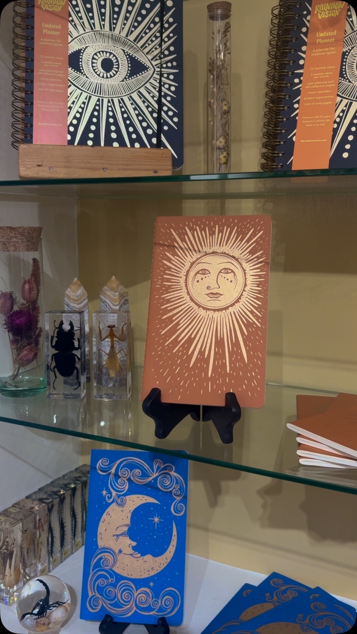 New journals in stock and they’re as dreamy as ever ✨🌞🌙
#goldenmoongallery #shopsmall #supportlocal #handmade #sanmateo #oneofakind #supportsmallbusiness #nature #journals