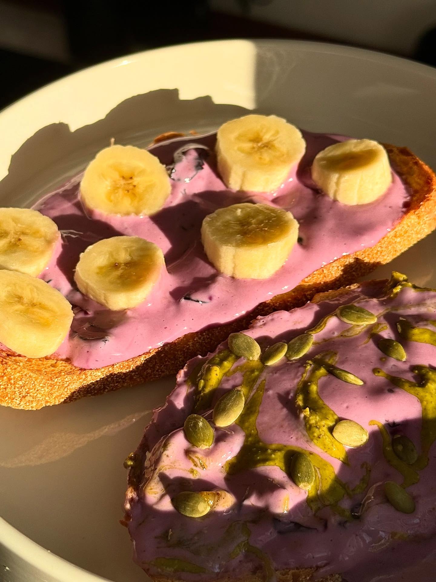 Sourdough toast series 🍞 sweet & savory
Sourdough isn’t just the perfect carb to put toppings on…it’s also easier to digest, lower on the glycemic index, and richer in minerals & probiotics thanks to its natural fermentation. My fav hack is: when you freeze sourdough and then reheat it, the starches transform into resistant starch, meaning even fewer spikes in blood sugar and more fuel for your gut bacteria!
Here’s a few of my favorite topping recently. I put my fav concoctions on my recipe blog on my website, link in my bio👩🏼🍳