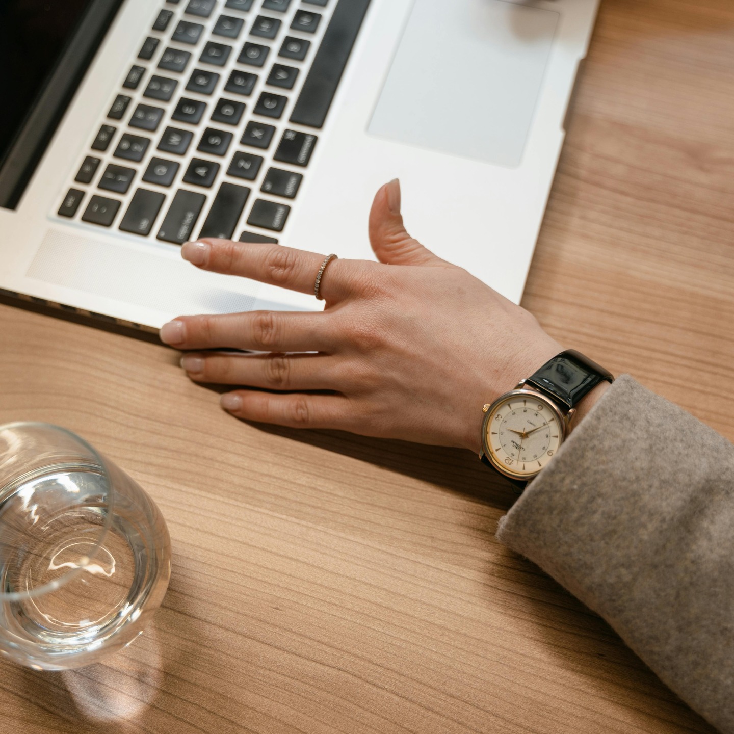 🔑 Astuce Business du jour
Savez-vous que l’externalisation de vos tâches administratives peut vous faire gagner jusqu’à plusieurs heures par semaine ?
⏳ Du temps précieux que vous pourriez investir dans votre développement, vos clients… ou simplement pour vous !
Chez Limelcia, nous accompagnons les entrepreneurs et indépendants dans :
✔️ La gestion administrative
✔️ Les ressources humaines & salaires
👉 Notre objectif : alléger votre quotidien pour booster votre efficacité.
💬 Et vous, quelle est la tâche que vous aimeriez déléguer en premier ?
#Limelcia #ConseilBusiness #Entrepreneurs #Productivité #gestionadministrative