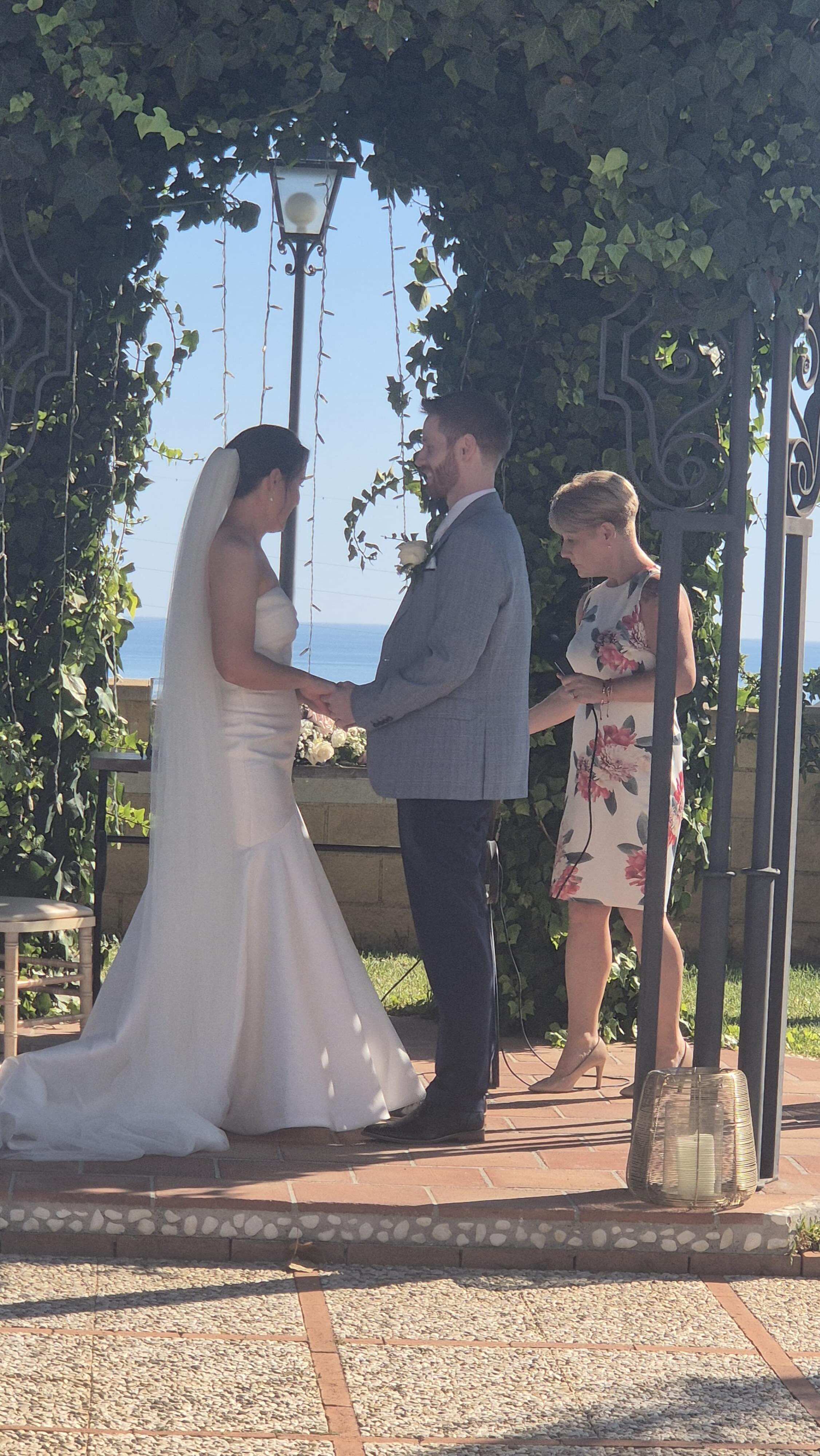 A huge congratulations to the beautiful Aine and Alan who had their very special day at the lovely Cortijo Maria Lusia!Team
@silverscreenfilmphoto
@bouquetsspain
@cortijomarialuisanerja
@foodforthoughtcaterers
@amorceremoniesspain
@significantothersspain
@elektra.mua
@tamarafrancohb