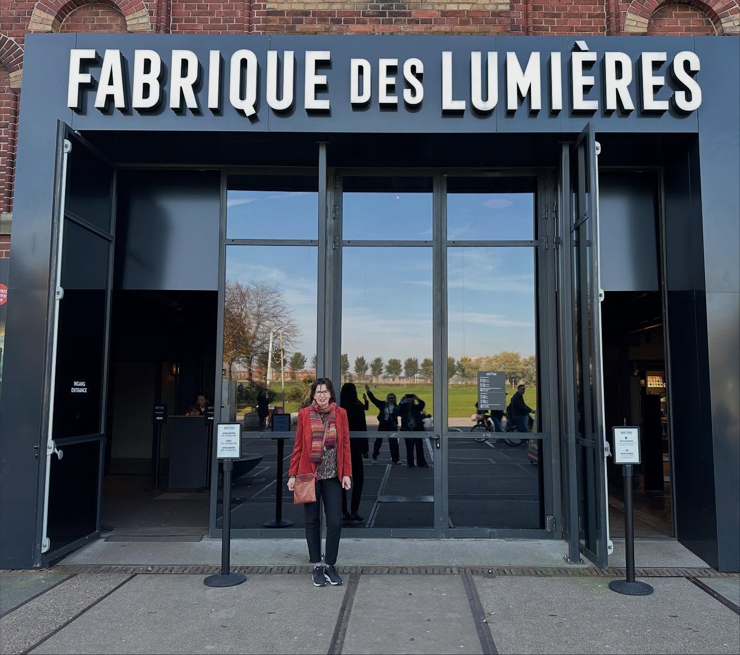 Fabrique des Lumières, waar op dit moment de kunst van Monet op indrukwekkende wijze tot leven komt. 🎨Een meeslepende beleving die laat zien hoe tijdloos zijn werk is ✨ Fabrique des Lumières in Amsterdam, een oude gasfabriek met kunstervaring met grote lichtprojecties van bekende schilderijen, begeleid door muziek.
#FabriqueDesLumieres #Monet #ClaudeMonet #ImmersiveArt #Kunstbeleving #Amsterdam #CultureleErvaring #vriendinnenuitje