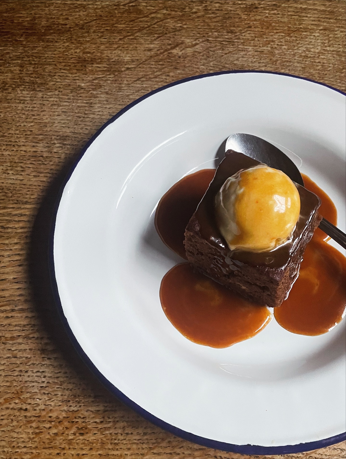 Canβt beet a classic
Sticky toffee pudding, clotted cream and butterscotch sauce. π€
