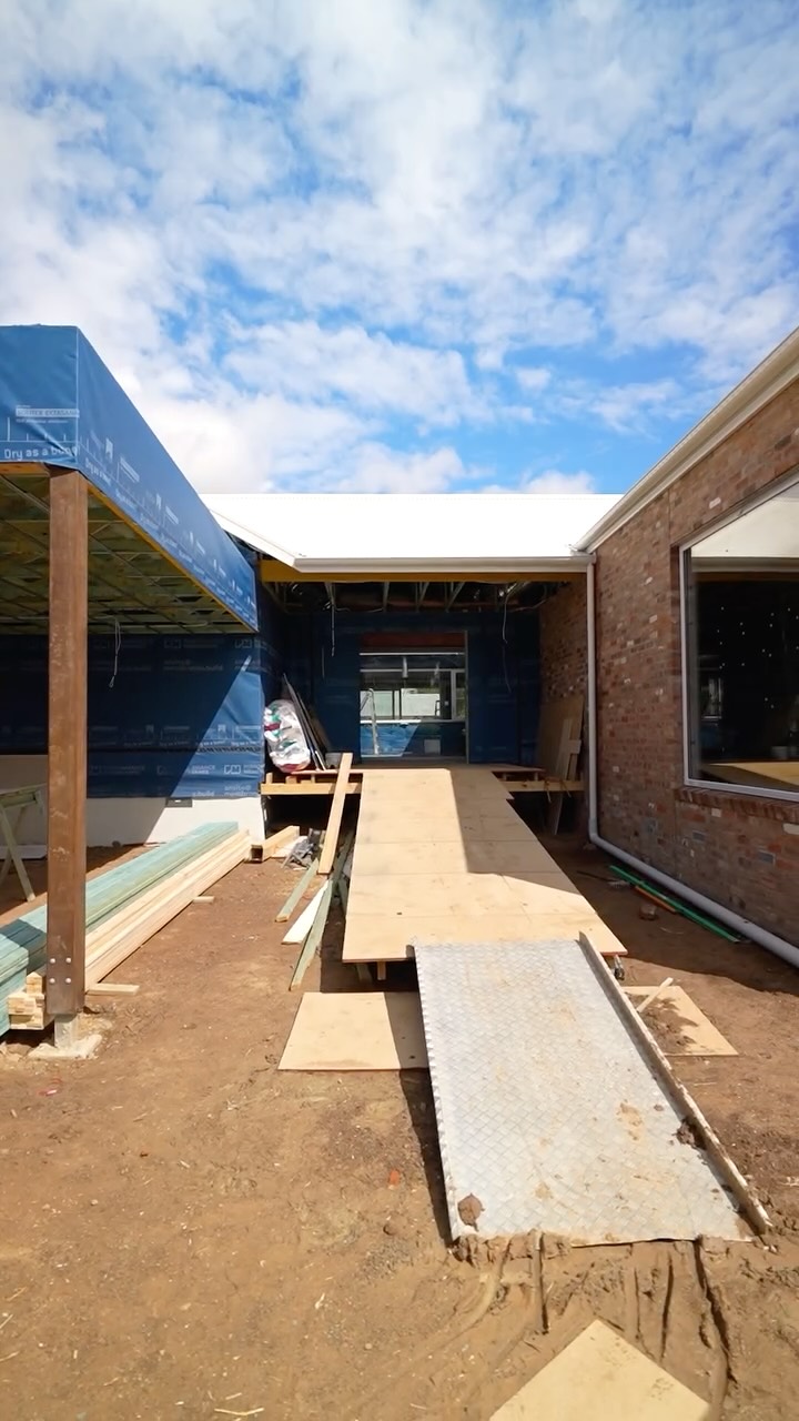 If a house can look this good at rough-in, the finished product is going to be incredible. Documenting Rochester at Pre plaster, a collaboration between @dhfdesign @passivebuilders and @candstruct . The internal courtyard fills this home with natural light, beautifully framing each space from within.
.
.
.
#3dscanning #lidarscanning #constructionscan #builder #projectmanager #buildingmelbourne