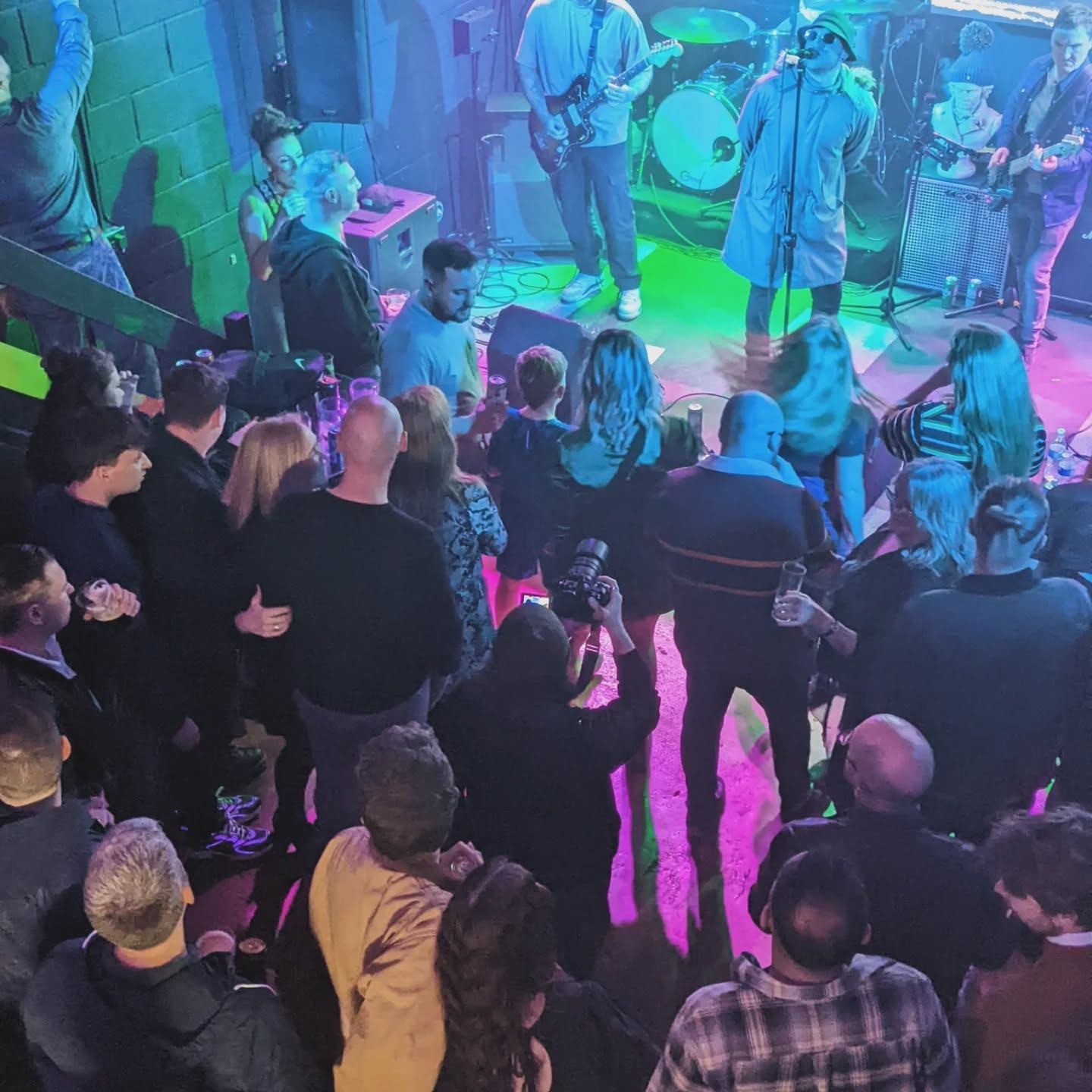 @the_gallagher_experience was brilliant last night at @taylorsshure5studios 🔥
What a great performance and the crowd loved it, it made our life easier capturing the promotional video 🎥
The other bands were excellent before them too.
Here's some BTS of the night...