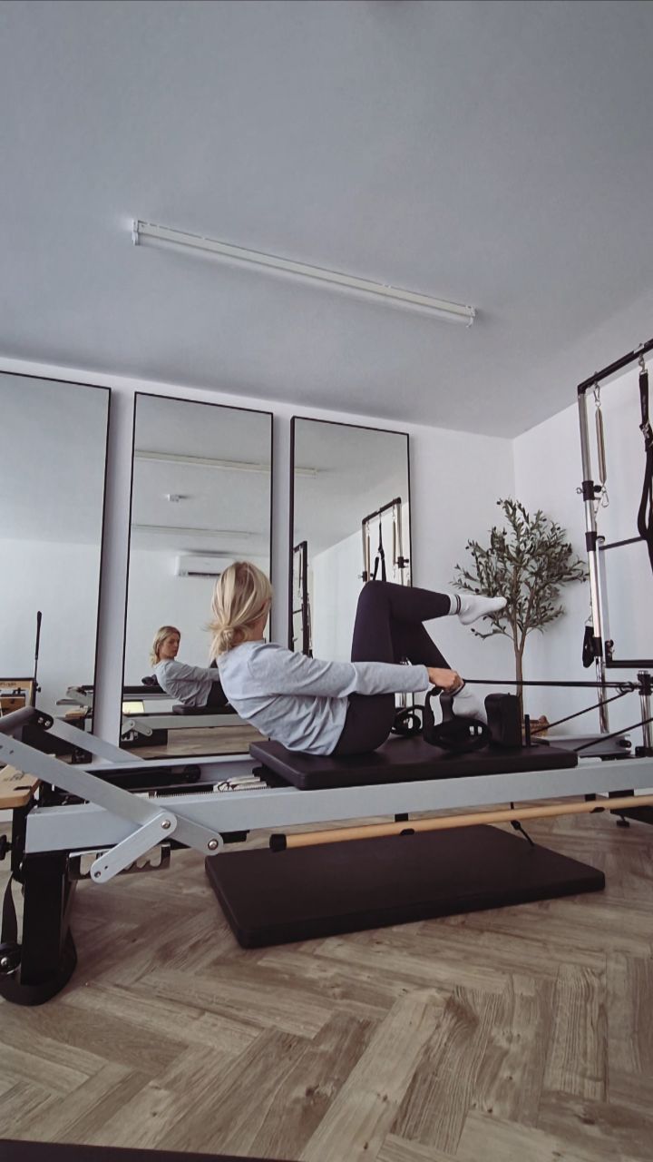 When self motivation has left the chat 🫠 ... these short and sweet 20min reformer sessions with Grace Hurry have been bringing me back to life 🙌