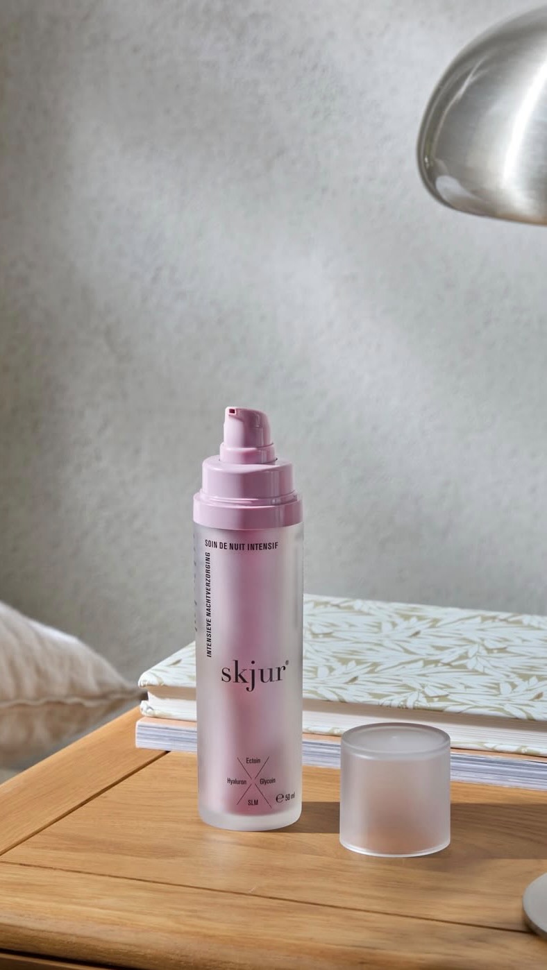 ✨ Deine Haut braucht keine 10 Schritte. Nur skjur® ✨
Die einfache Routine, die wirklich in jedes Täschchen passt – und dein Skin-Game auch unterwegs on point hält.
Weniger Produkte, mehr Wirkung. Zero Overload, 100% Glow.
Ready für deine simplest skincare ever? ✨
#skjur #vegancosmetic #skincareminimalist