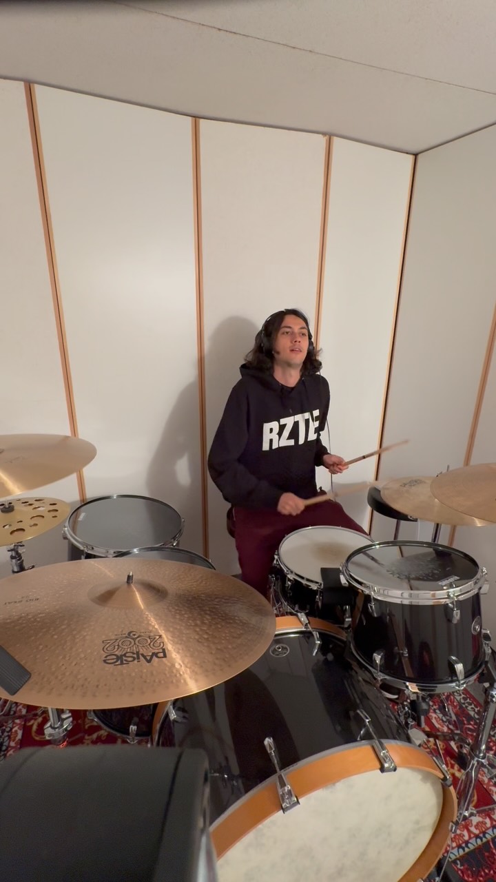studio throwback 2025 pt. 1
@paistecymbals
#drumlife #studio #groove #paiste #paistecymbals