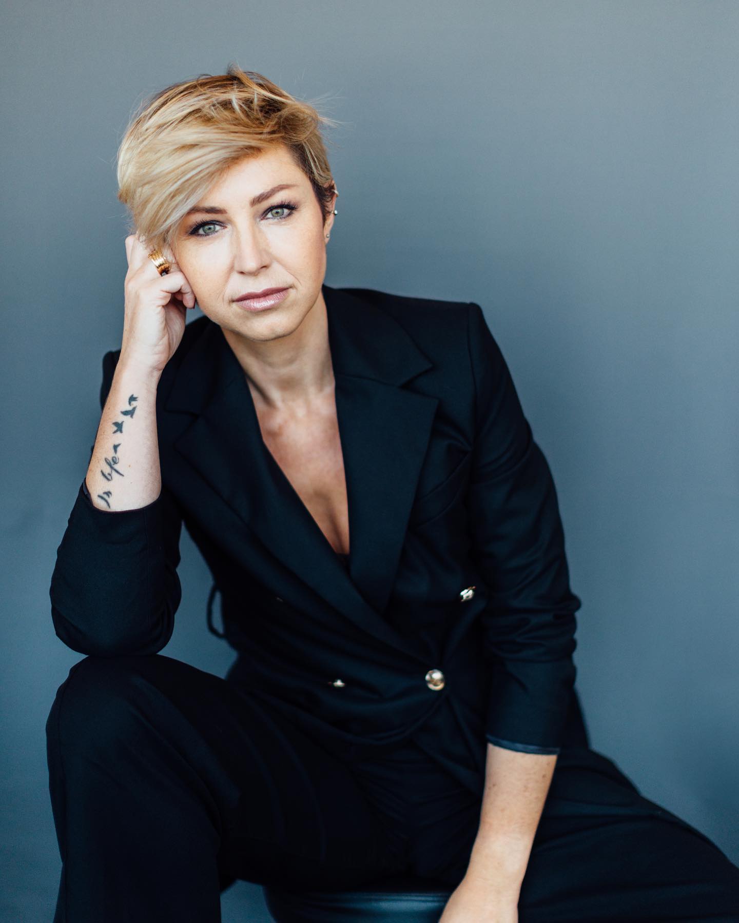 CreativeProjectManagement Konzept Organisation Produktion Starke Bilder für starke Frauen @schoensinnstuttgart @carolinannefotografie #CreativeProjectManagement #businessportraits #strongwoman #powerwoman #selfmade #businesswoman #beautiful #businesslook #businessideas #stuttgart #businessowner #stuttgartbusiness