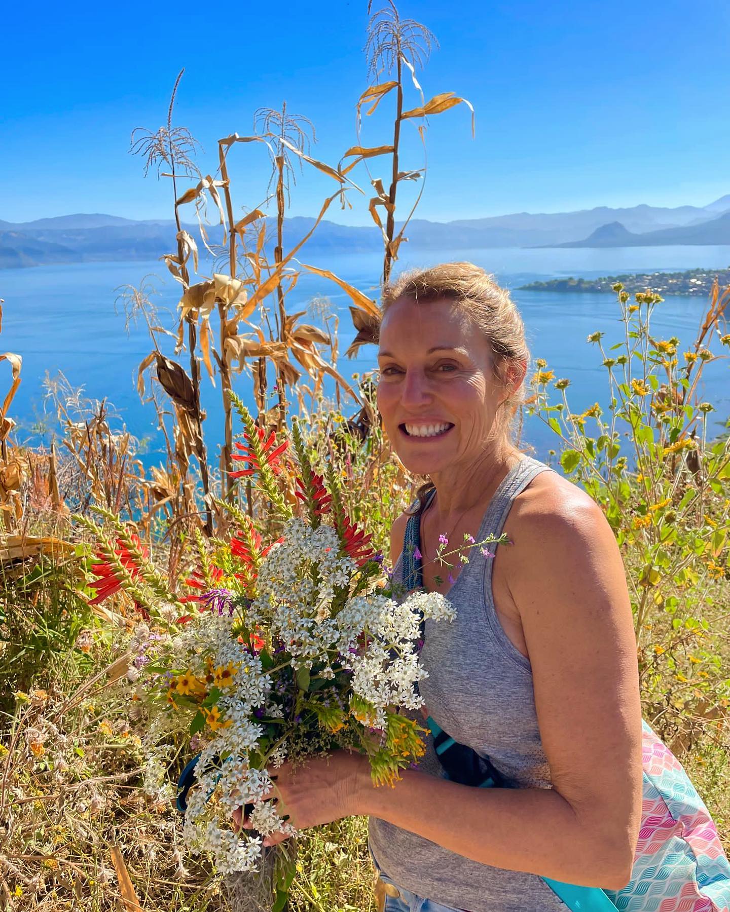 Day 6: Amazing that all the flowers pictured here where found on our adventure up and down the mountains!
.
.
.
.
.
#flowersofinstagram #mountainflowers #flowerchild #flowerphotography #mountainlife #nobuyatravelers #privatetours #guatemala #lagoatitlan #hikingadventures #outdoorlife
