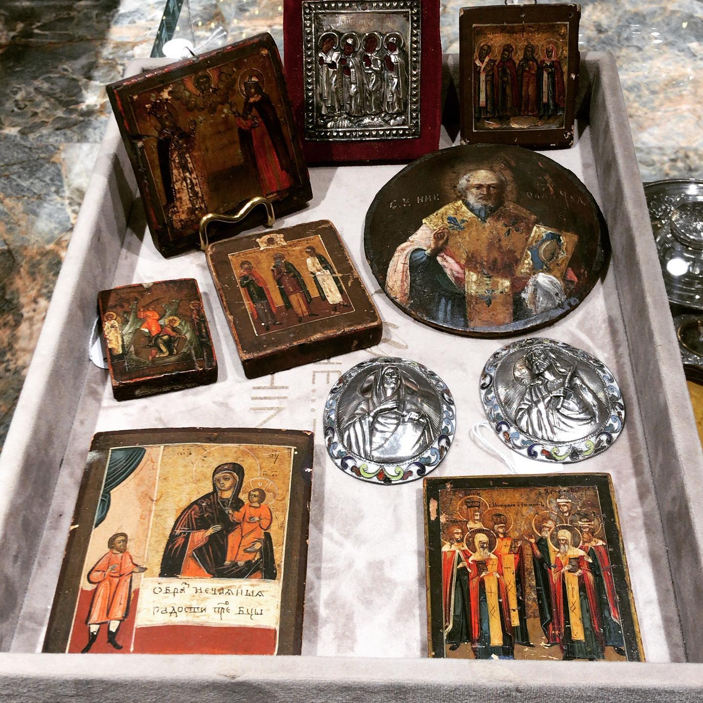 Antico ponte antiquariato, alcune icone russe da viaggio del 1800. Visita il mio sito anticoponteantiquariato.com. Link in bio#antiques#iconerusse#russianicons#russianiconsforsale#antiquesinvenice#